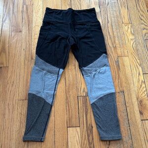 Athleta Black and Gray ModBlock Colorblock Salutation Stash Tights - Size XS